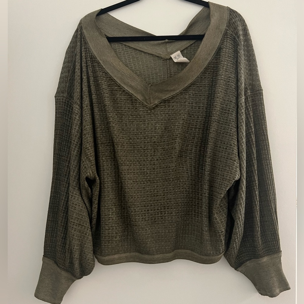 Free People (we the free) Thin Sweater. size small